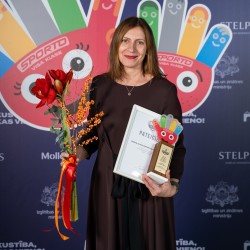 Aktīvākā izglītības iestāde - Ernsta Glika Alūksnes valsts ģimnāzija (balvu saņēma skolotāja Digna Cunska)